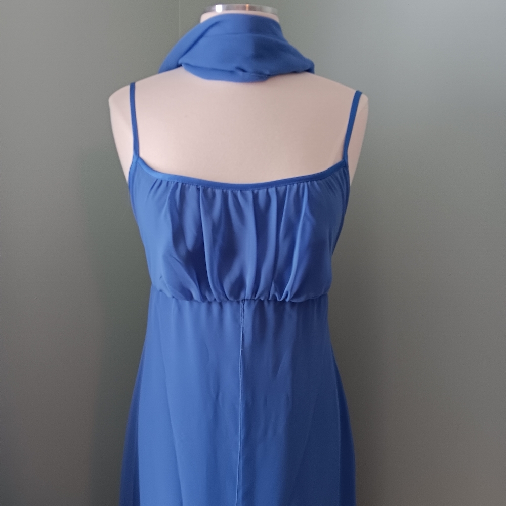 Made In Canada Gown - Picture 2 of 4